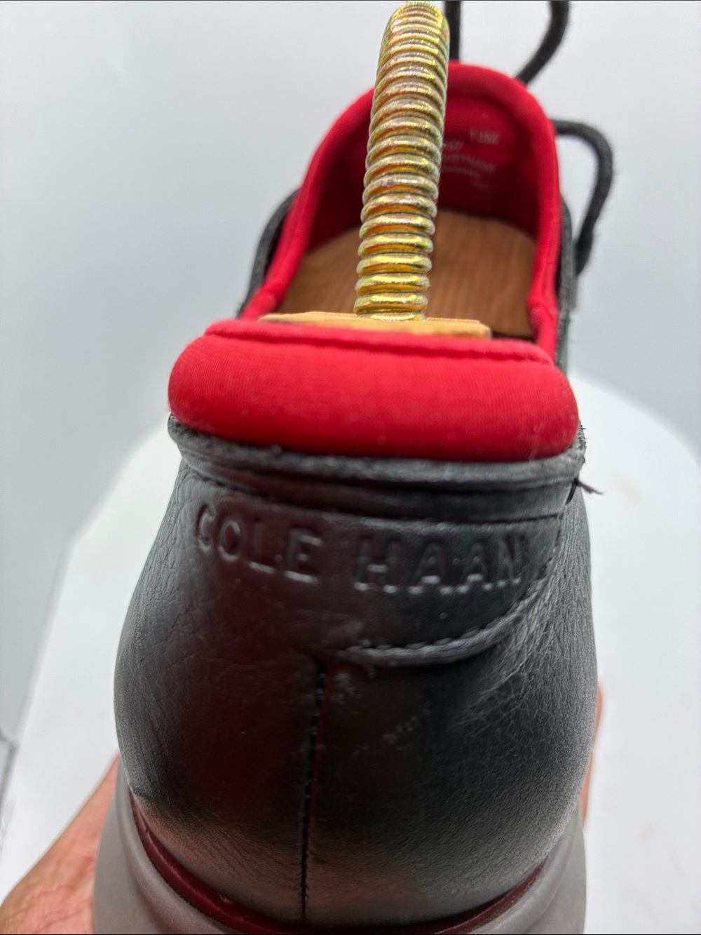 COLE HAAN MENS RESORT OXFORD
SIZE 13M / BLUE AND RED/ LACE UP - Picture 6 of 14